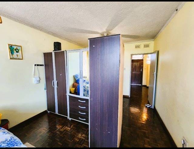 1 BEDROOM FLAT SOLD IN PINETOWN CENTRAL